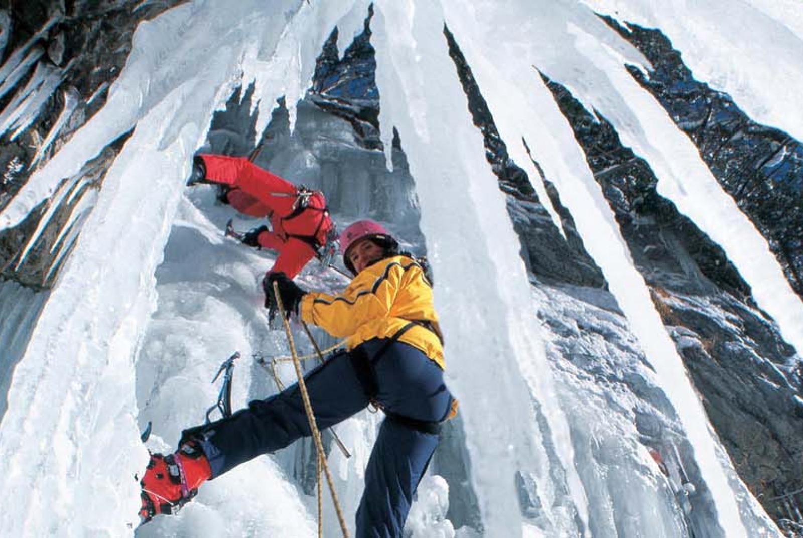 ICE CLIMBING WITH THE AYAS ALPINE GUIDES