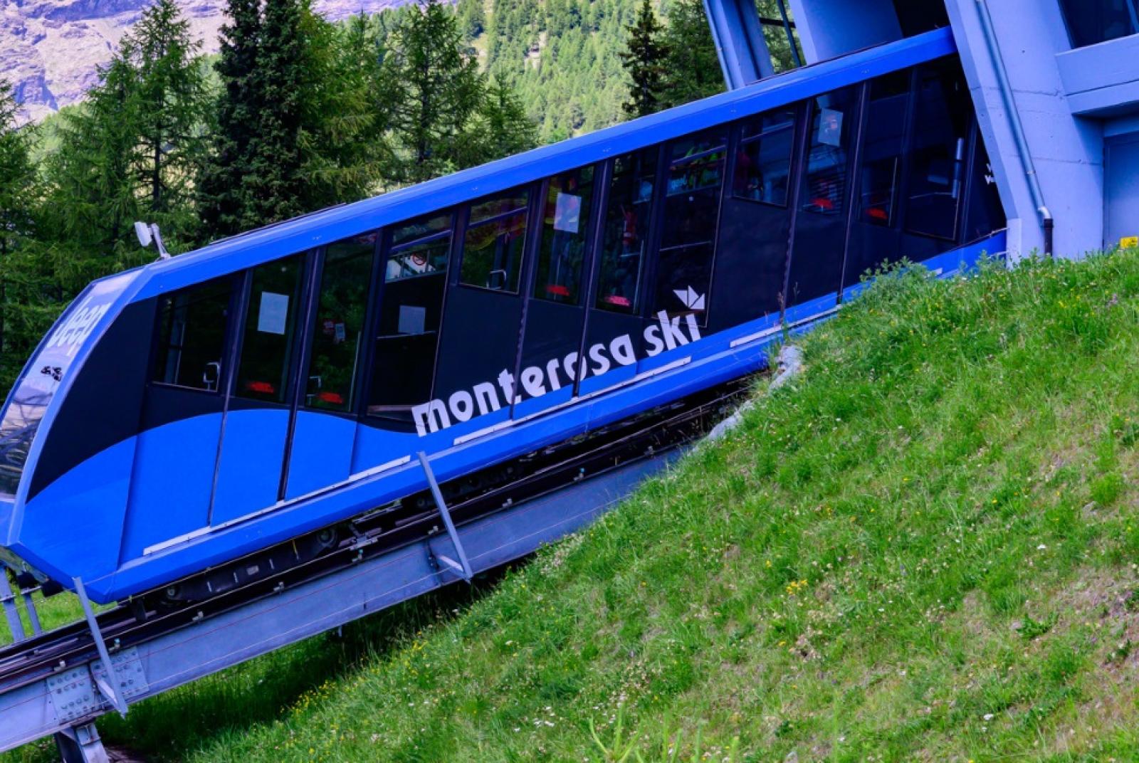 Climb up with the lifts of the Monterosa Ski Group!